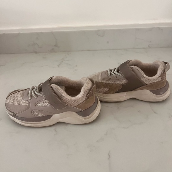 Zara Baby Leather Sneakers - Picture 6 of 10